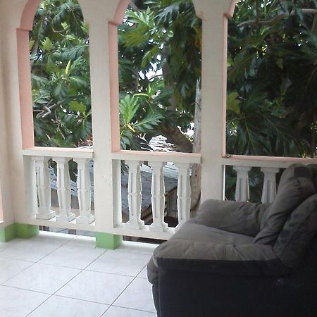 G&R Guesthouse 팰머스 외부 사진