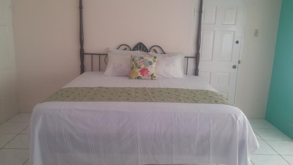 G&R Guesthouse 팰머스 외부 사진