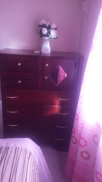 G&R Guesthouse 팰머스 외부 사진